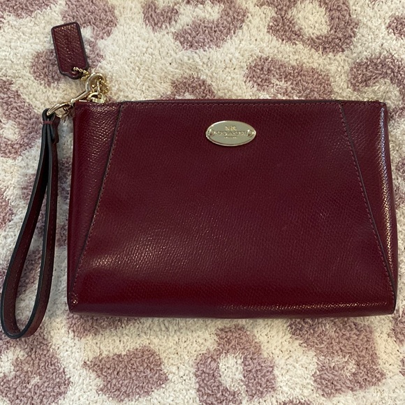 Coach Clutch - Picture 1 of 4